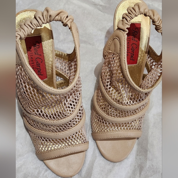 $10 Red Carpet Collection Women high heels.  Creme color. EUC - Picture 2 of 6